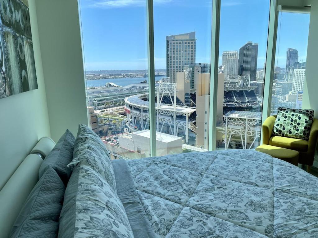 Newly Furnished Penthouse With The Breathtaking Views Of * San Diego