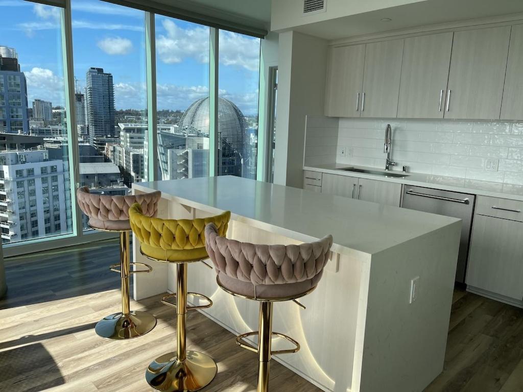 Apartment Newly Furnished Penthouse With The Breathtaking Views Of San Diego