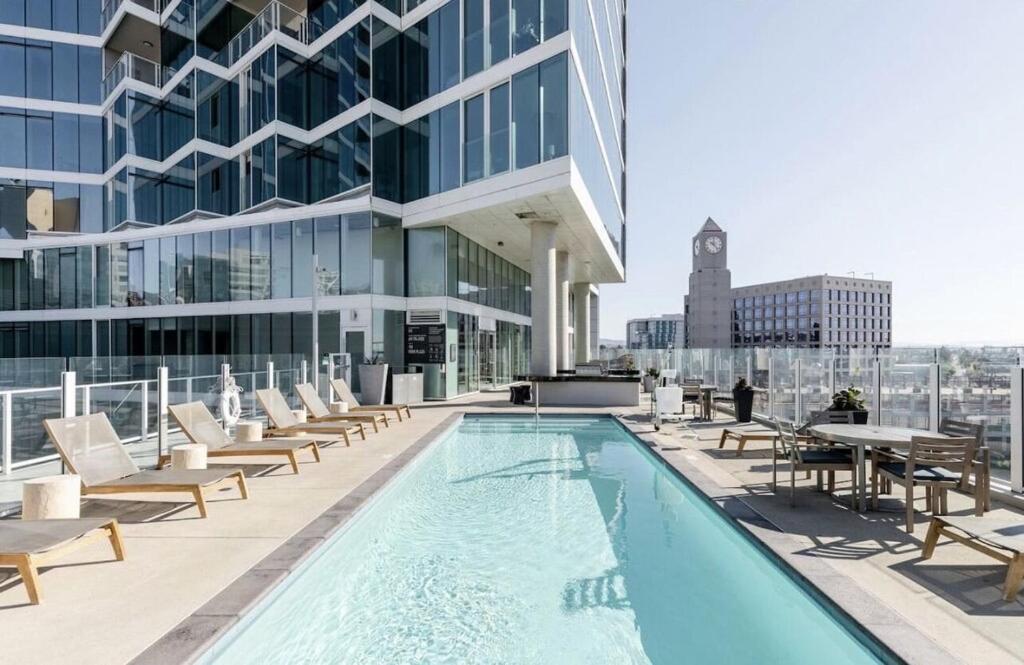 Apartment Newly Furnished Penthouse With The Breathtaking Views Of *